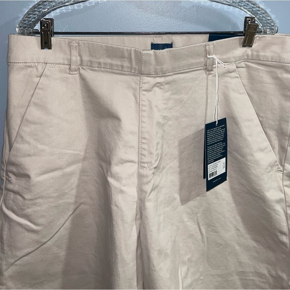 JAG- Cream shorts - Picture 2 of 6